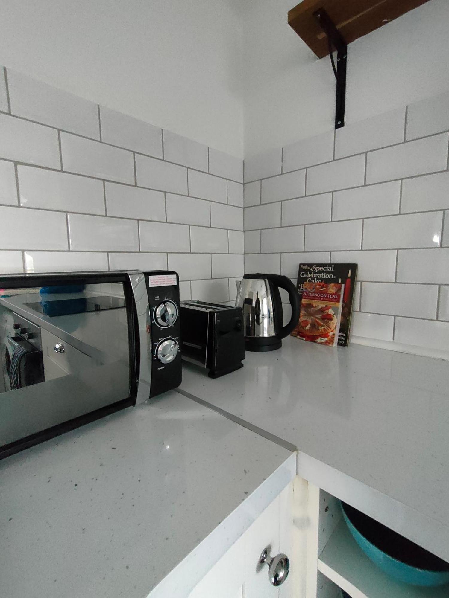 Free Parking 4 Beds Flat 15 Min Train To Victoria Bridge St Paul Cathedral Londra