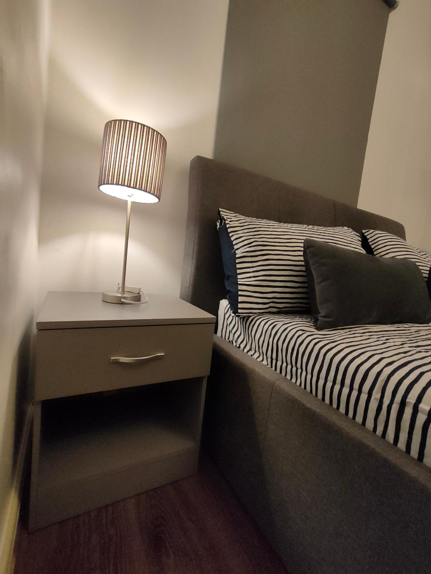 Free Parking 4 Beds Flat 15 Min Train To Victoria Bridge St Paul Cathedral Londra