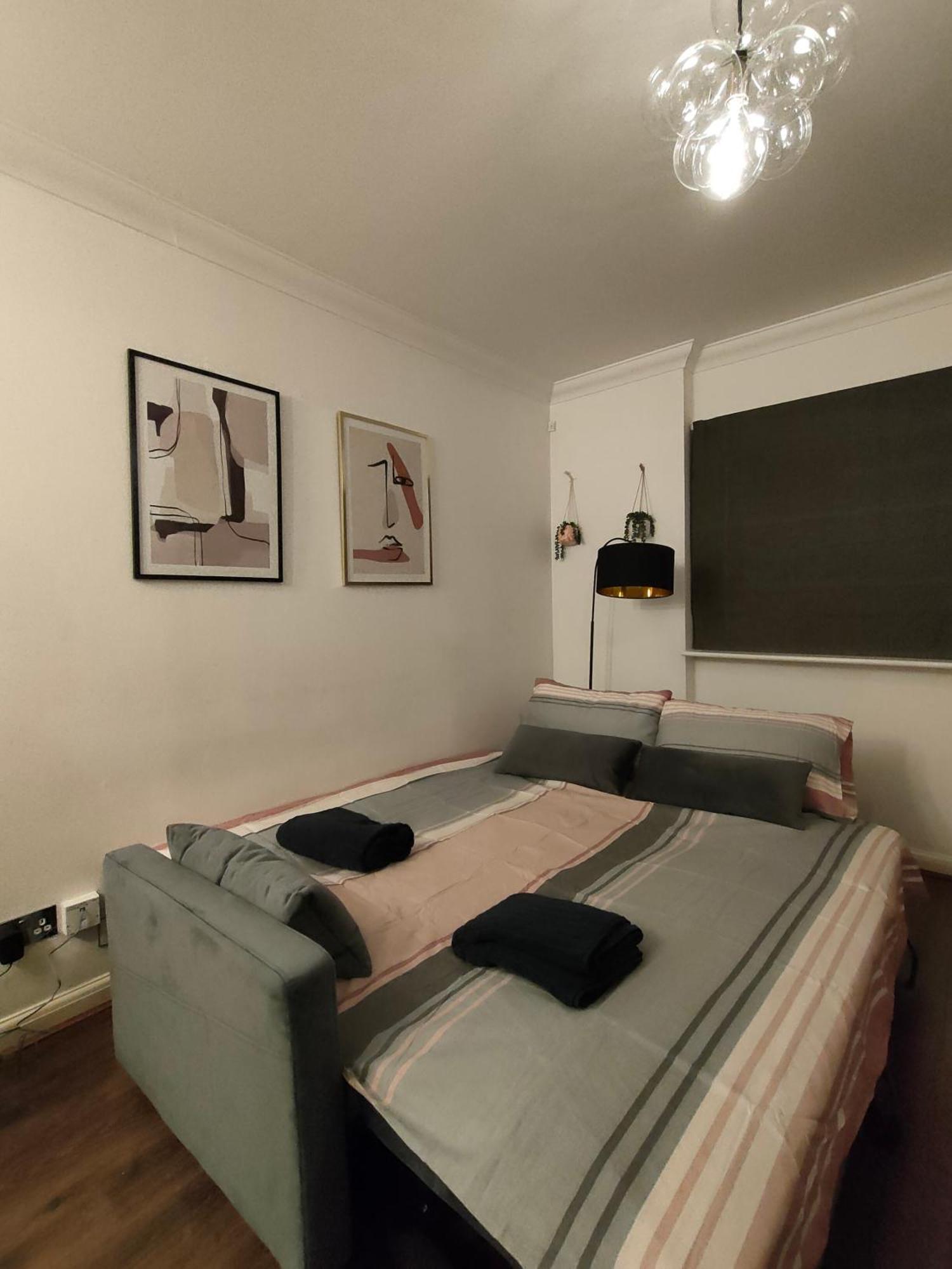 Free Parking 4 Beds Flat 15 Min Train To Victoria Bridge St Paul Cathedral *