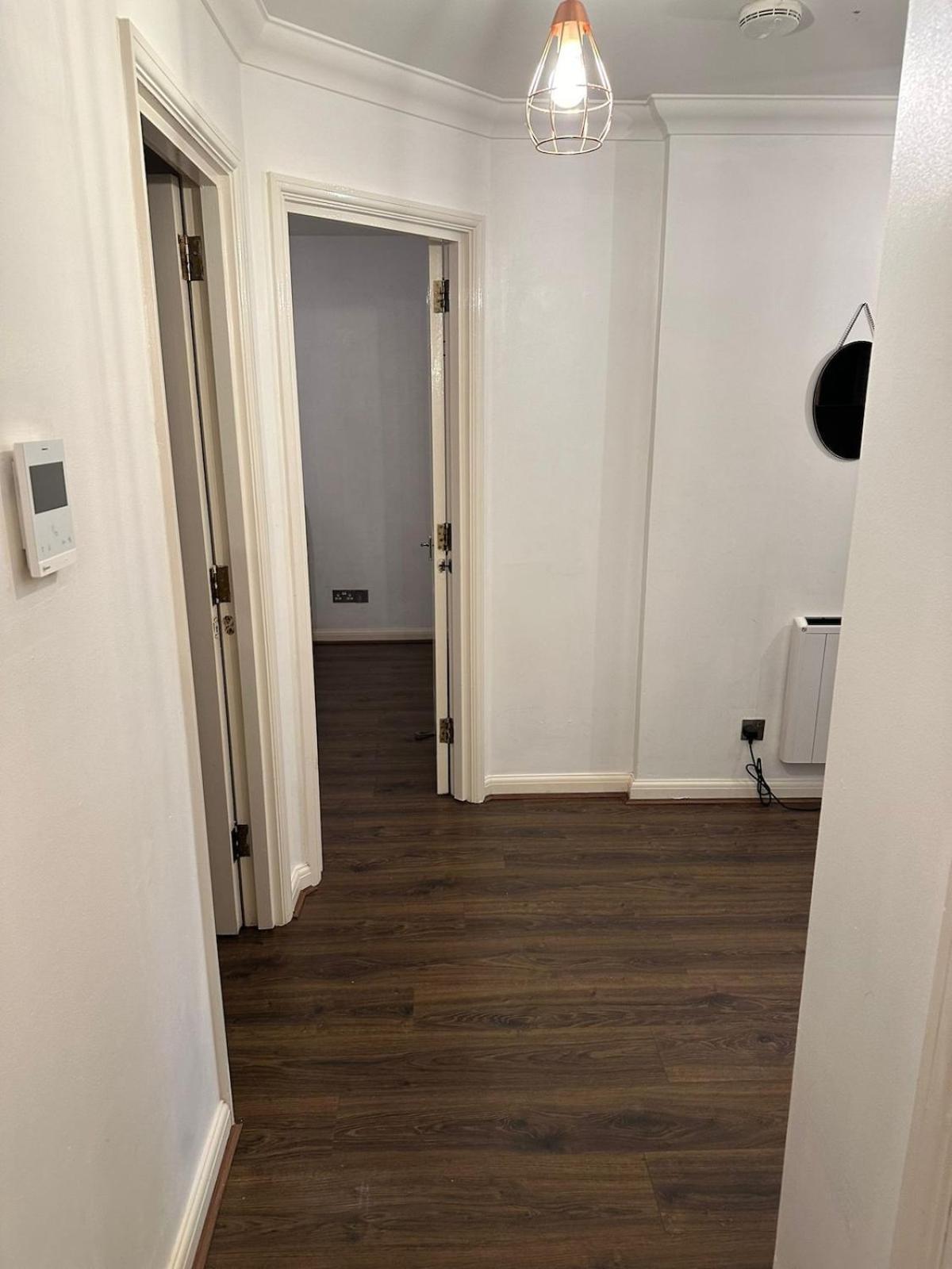 Free Parking 4 Beds Flat 15 Min Train To Victoria Bridge St Paul Cathedral * Londra