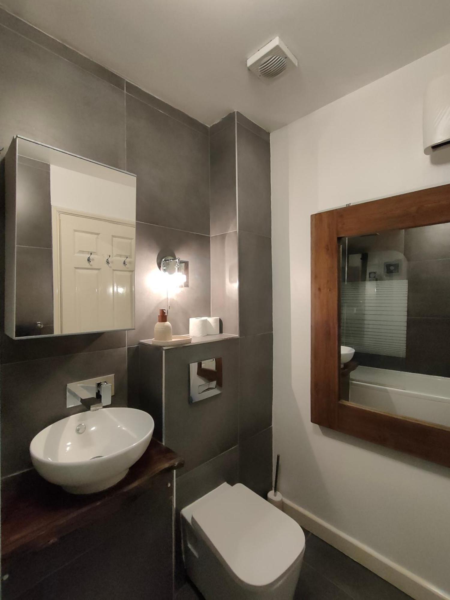 Appartamento Free Parking 4 Beds Flat 15 Min Train To Victoria Bridge St Paul Cathedral